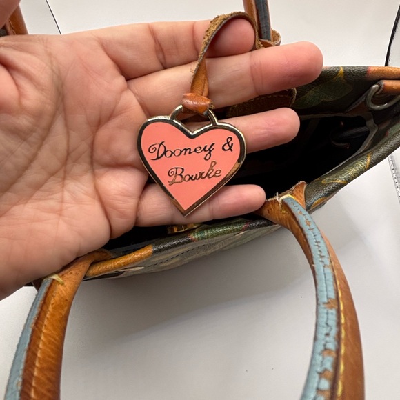 Dooney & bourke vintage heart tote bag with leather trim - Picture 9 of 9